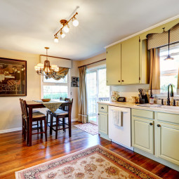 Kitchen room with dining area